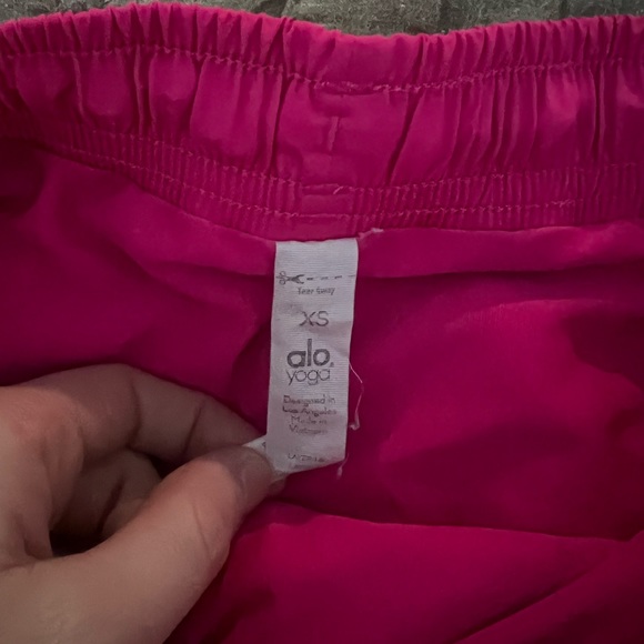 Alo Yoga Stride Shorts - Picture 3 of 3